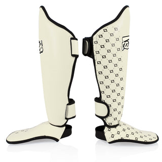 Scheenbeschermers Fairtex Wedstrijd SP5 met voetbeschermers Wit