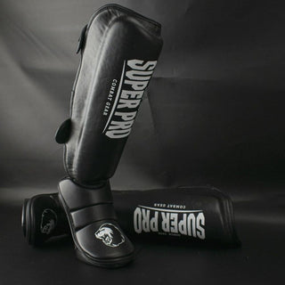 Paratibia Super Pro Protector con parapiedi