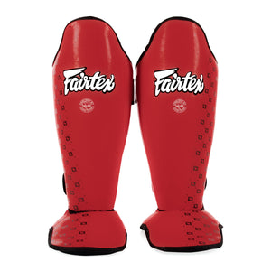 Scheenbeschermers Fairtex Competitie SP5 met rode voetbeschermers 